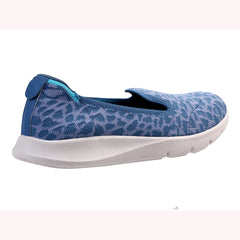 Spenco Footwear - Epic Stretch Giraffe Bluestone - Wide