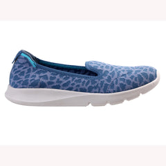 Spenco Footwear - Epic Stretch Giraffe Bluestone - Wide