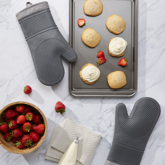 Town & Country Living Silicone 2-Pack Oven Mitt Set, Metal Night, 7.5